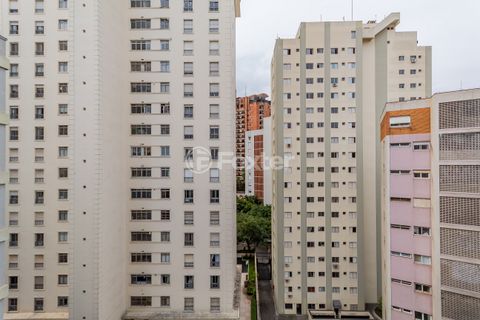 Image 11 - 893804