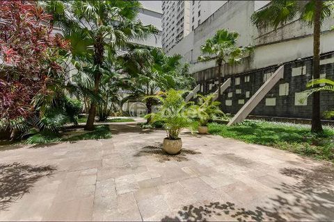 Image 6 - 893804