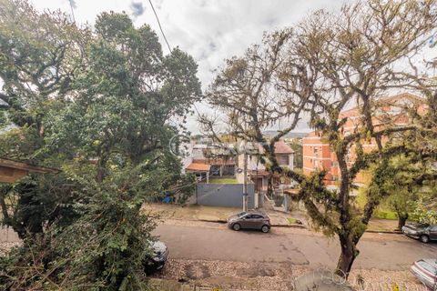 Image 4 - 893847