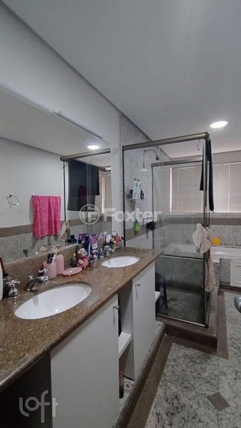 Image 8 - 893878