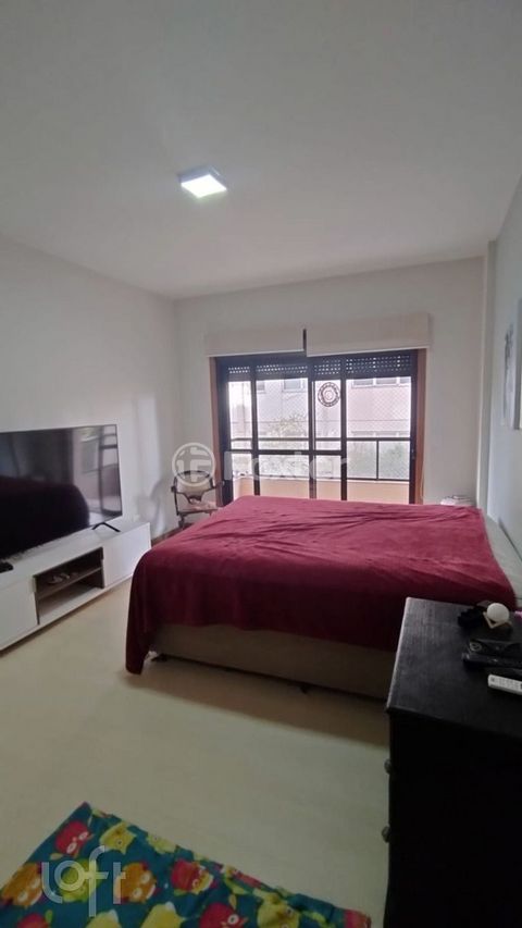 Image 7 - 893878