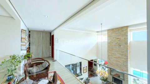 Image 12 - 893899