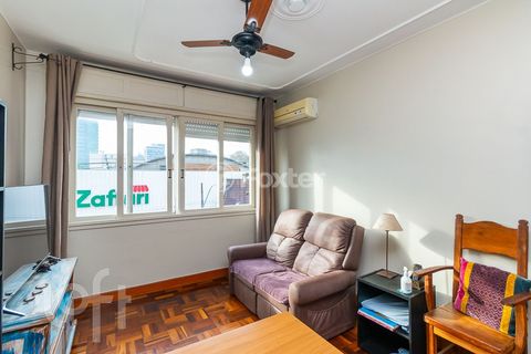 Image 8 - 893941
