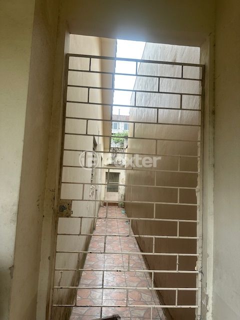 Image 2 - 893970