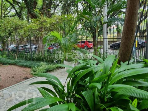 Image 9 - 893971