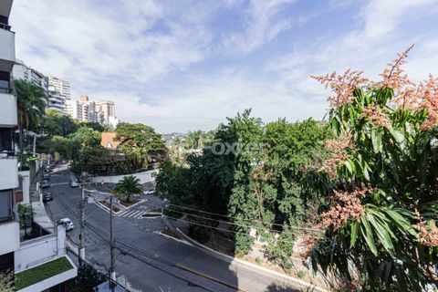 Image 3 - 893975