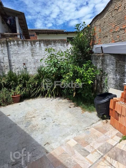 Image 6 - 894000