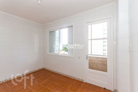 Image 7 - 894004