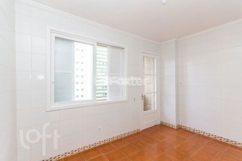 Image 8 - 894004