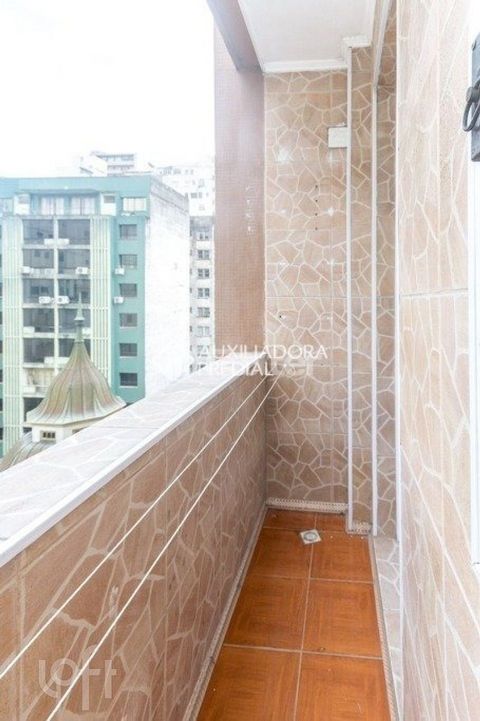 Image 11 - 894004