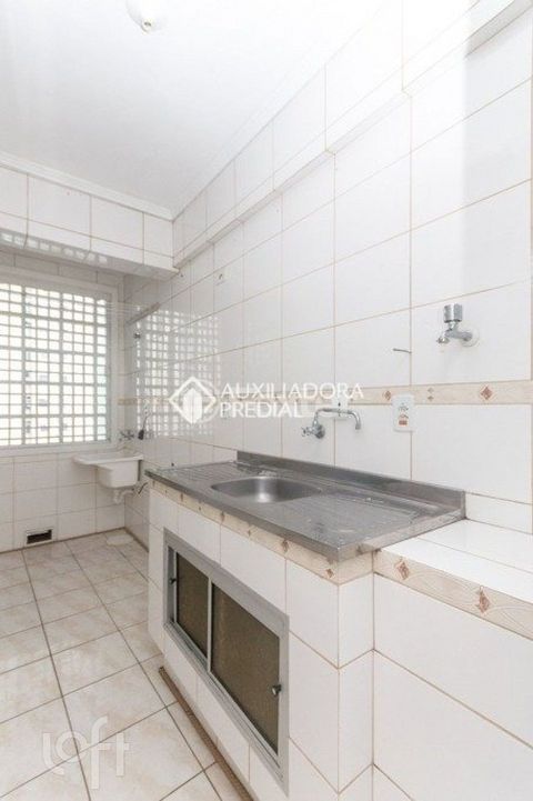 Image 3 - 894004