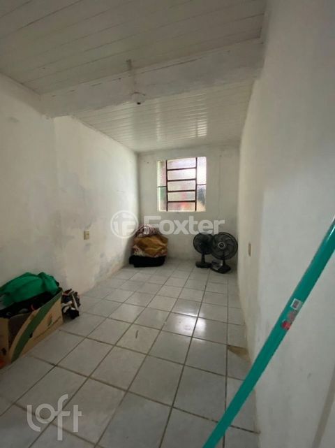 Image 3 - 894005