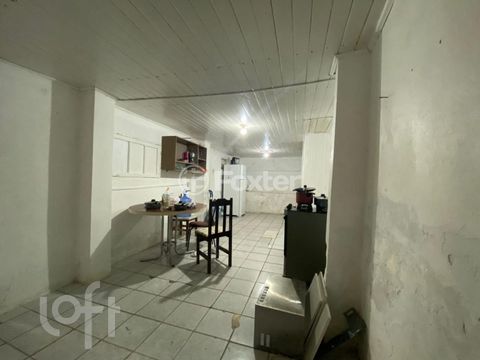 Image 6 - 894005