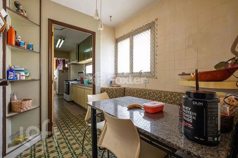 Image 1 - 894015
