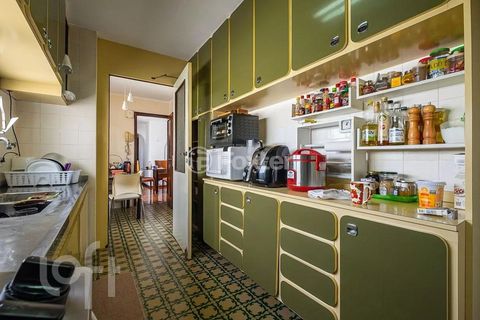 Image 6 - 894015