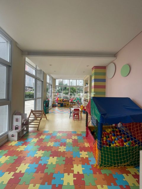 Image 3 - 894045