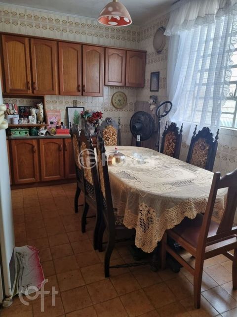 Image 3 - 894054