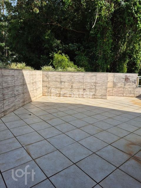 Image 7 - 894085
