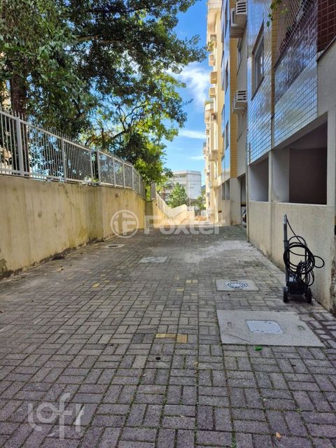 Image 3 - 894085