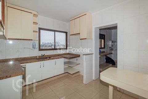 Image 7 - 894099