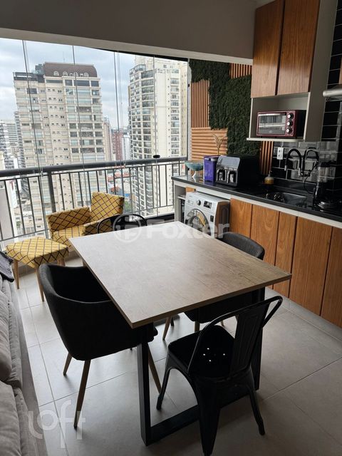 Image 7 - 894111