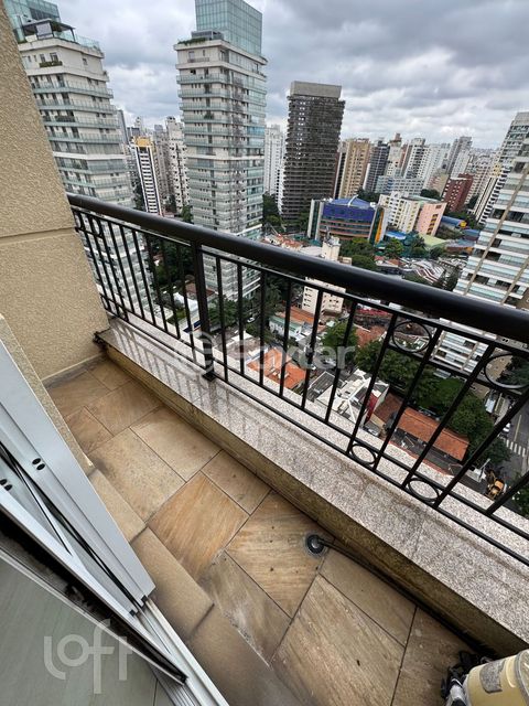 Image 8 - 894111