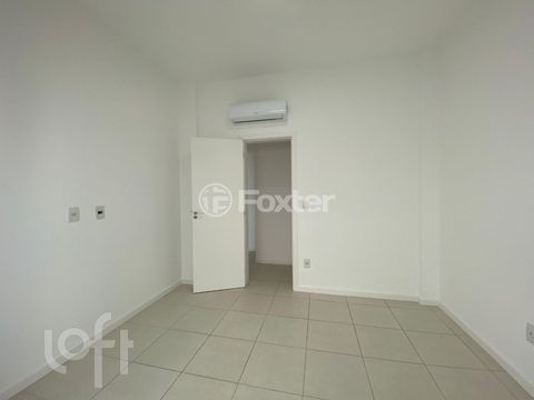 Image 8 - 894223