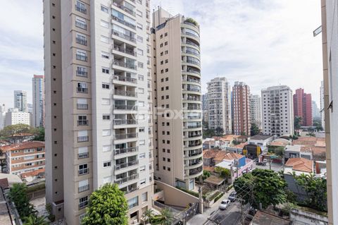 Image 17 - 894280