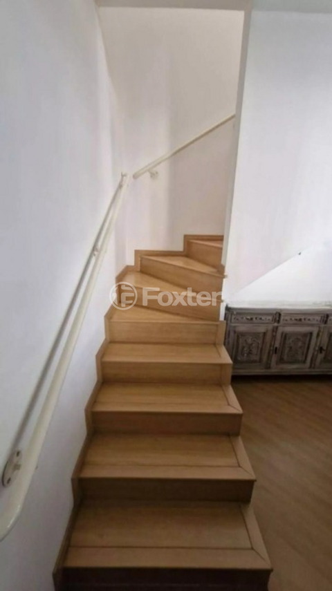 Image 8 - 894298