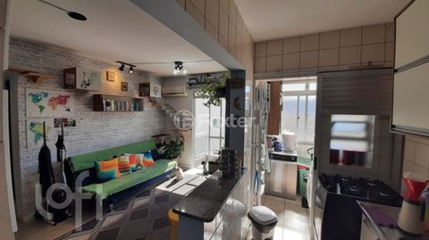 Image 11 - 894300