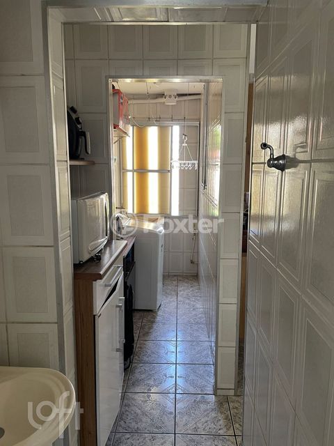 Image 4 - 894302