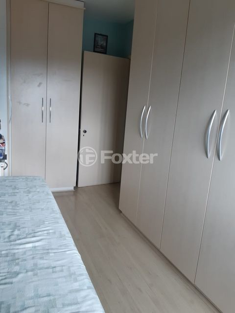 Image 9 - 894305