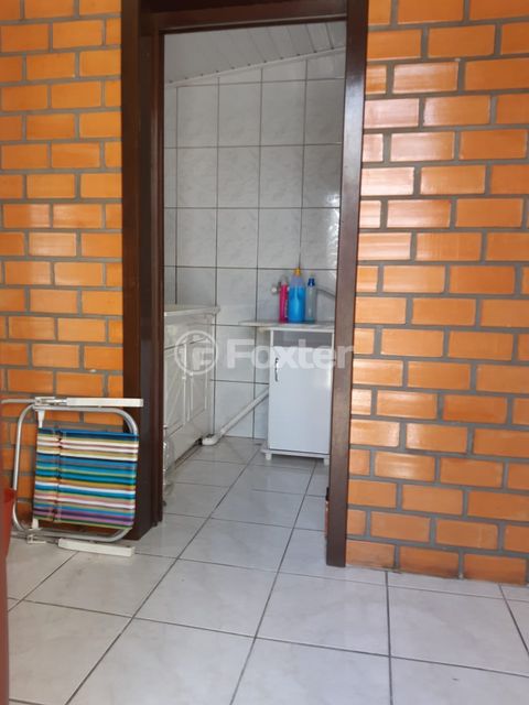 Image 19 - 894305