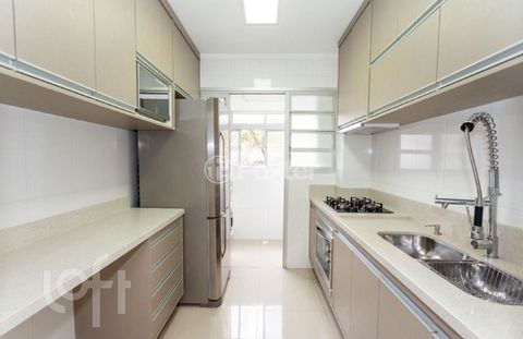Image 7 - 894308