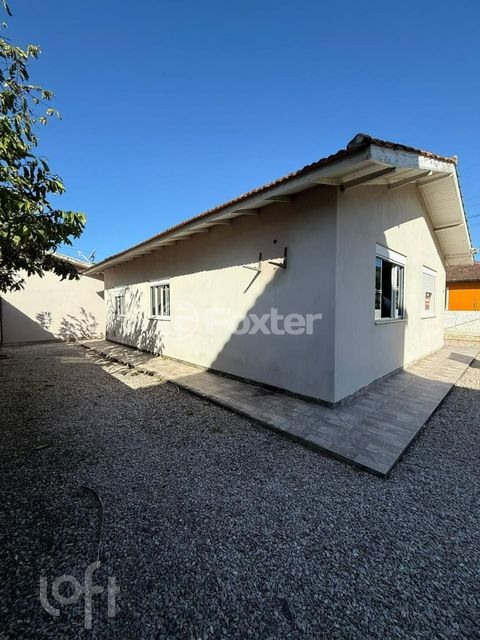 Image 3 - 894322