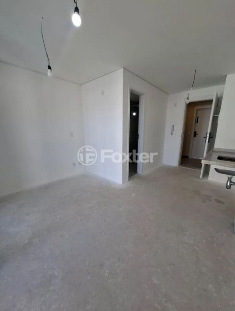 Image 7 - 894327