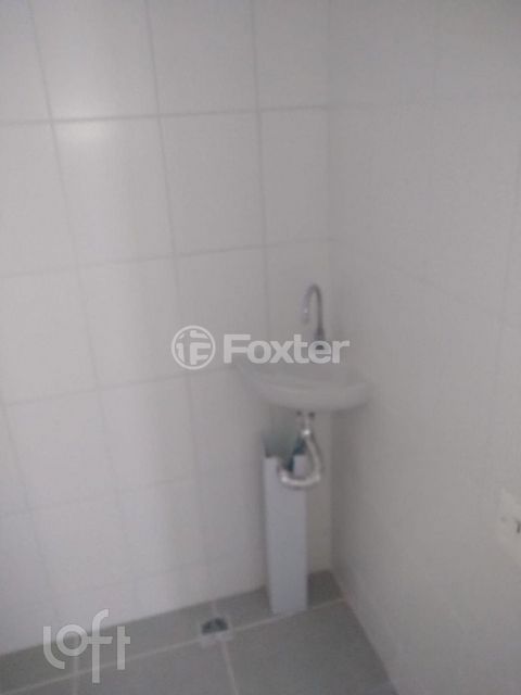 Image 3 - 894330