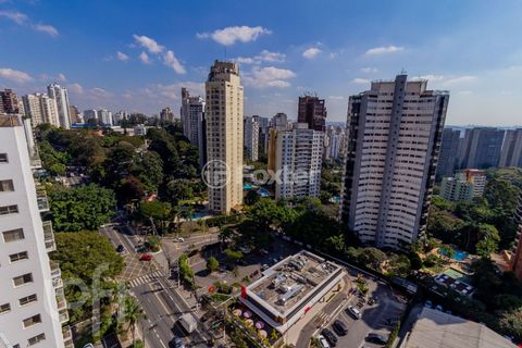 Image 17 - 894343