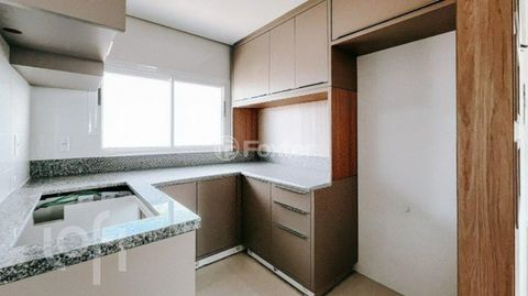 Image 3 - 894359