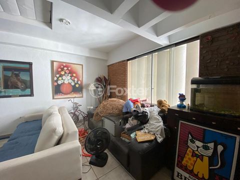 Image 7 - 894400