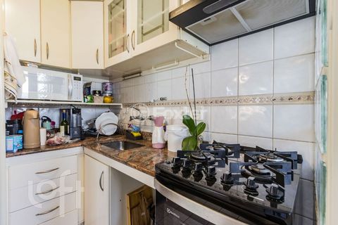 Image 17 - 894415