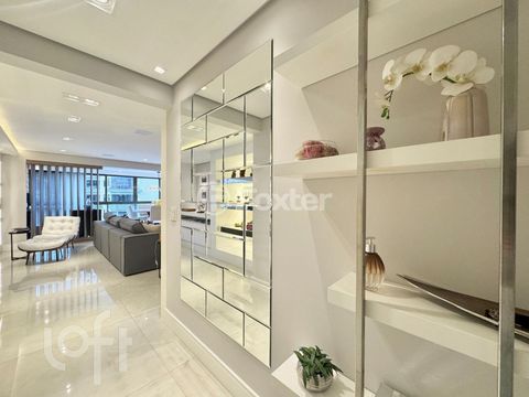 Image 7 - 894486