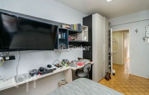 Image 7 - 894500