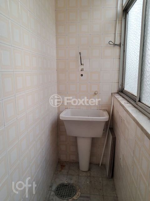 Image 9 - 894512