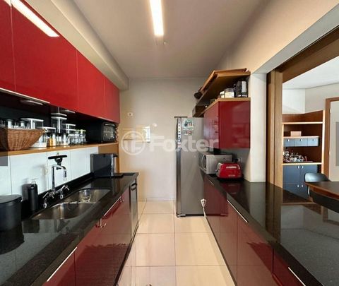 Image 11 - 894542