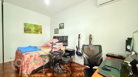 Image 12 - 894565