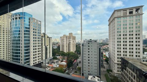 Image 4 - 894570