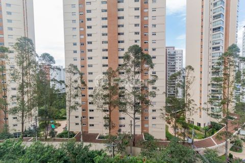Image 7 - 894571