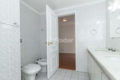 Image 9 - 894572