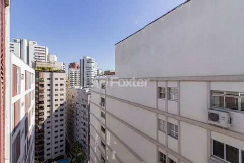 Image 13 - 894602